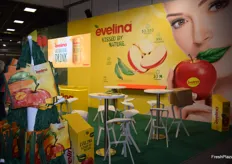 Stand de la manzana Evelina, producida en España por Nufri.